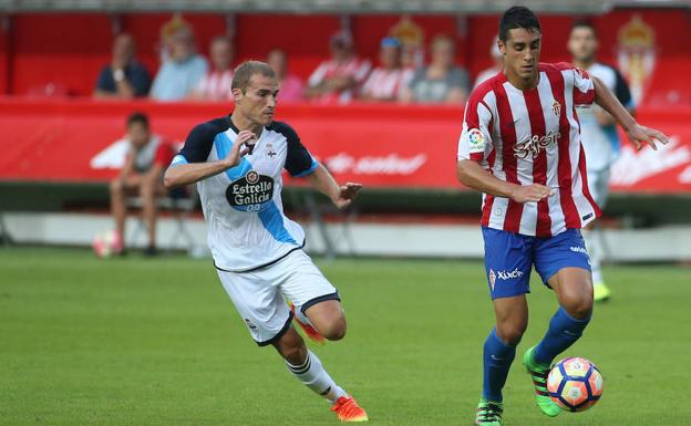 Álex Bergantiños, a la izquierda.