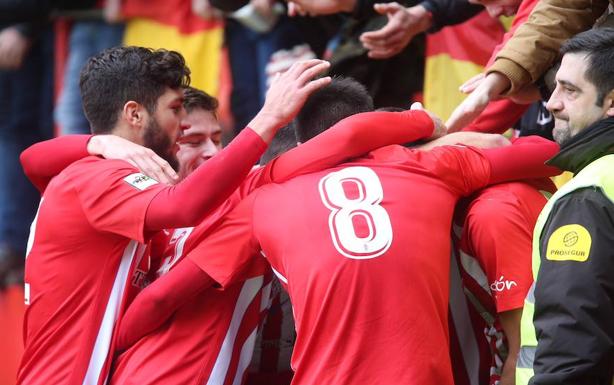El Sporting B se aúpa al liderato