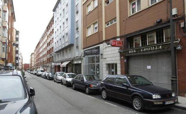 Bar Castilla, en la calle de Domingo Juliana, regentado por la mujer agredida.