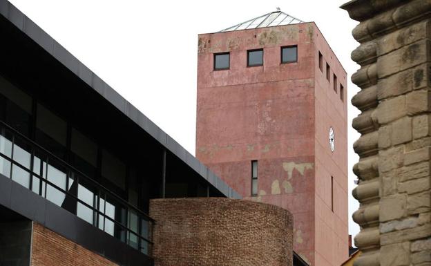Fachada de la Torre del Reloj.