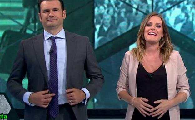 Iñaki López y Andrea Ropero presentan 'La Sexta Noche'./