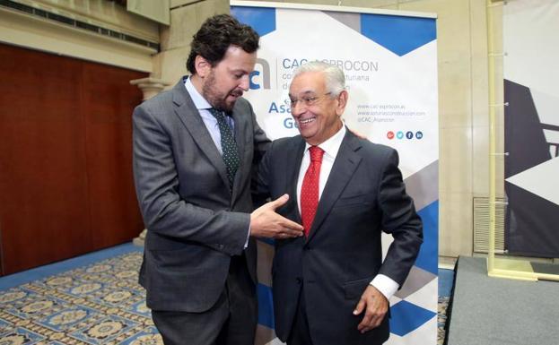 Ramón Montero y Serafín Abilio Martínez se saludan./Álex Piña
