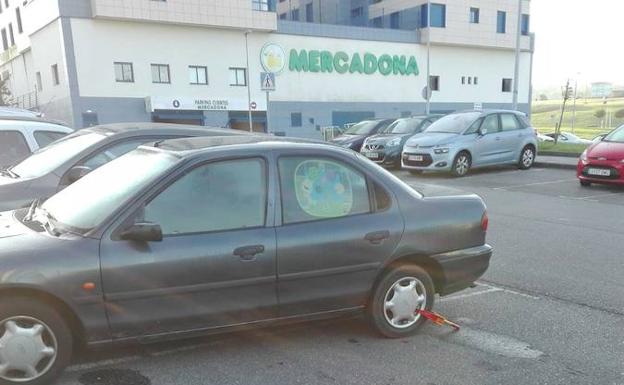 Dos ladrones chocan con un coche robado contra otros dos en Las Vegas