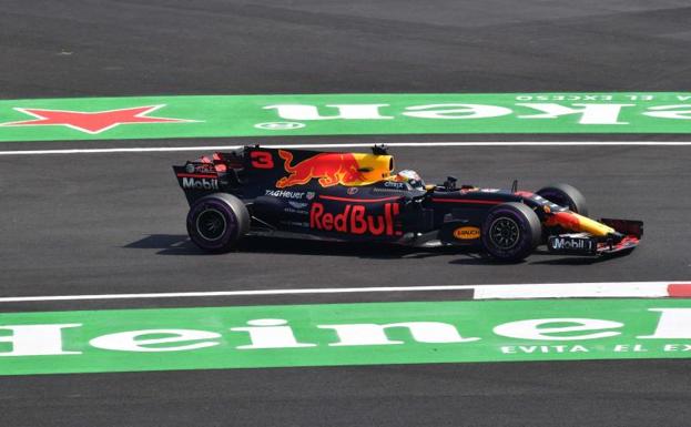 El Red Bull de Daniel Ricciardo, durante la jornada de entrenamientos libres en /