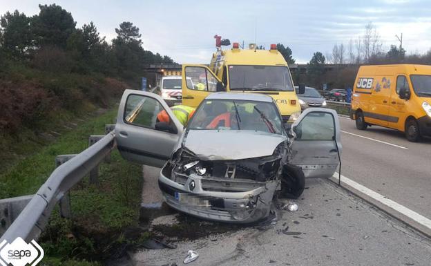 Herida una ‘kamikaze’ al chocar con otro coche en la ‘Y'