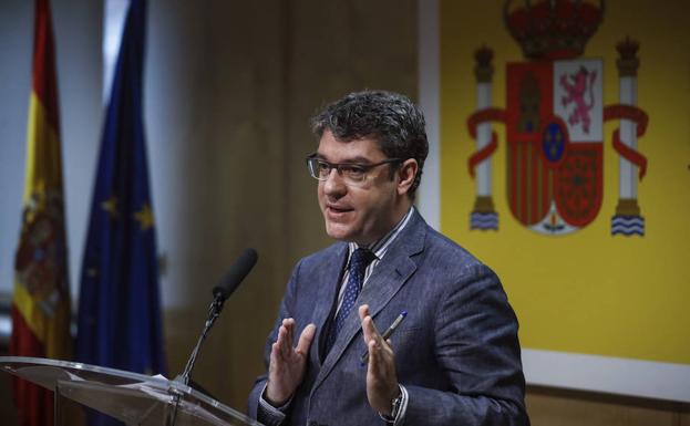 El ministro de Energía, Álvaro Nadal./Emilio Naranjo / Efe