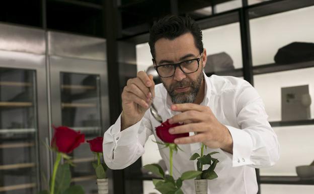 El cocinero ‘triestrellado’ Quique Dacosta apuesta por la innovación también en la última cena del año.