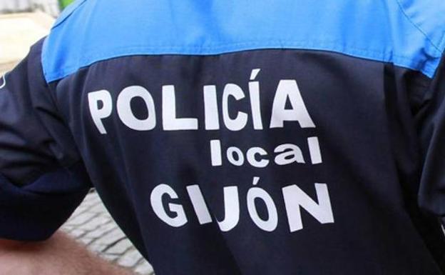 Detenido en Gijón por agredir, primero a su mujer y luego a un policía