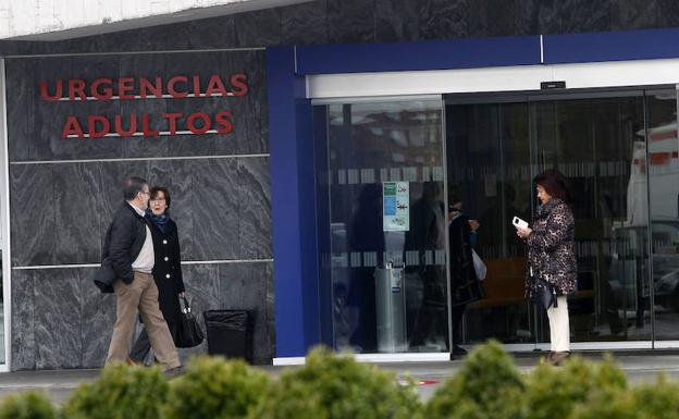 La gripe deja hasta dos horas de espera en las Urgencias del HUCA La gripe deja hasta dos horas de espera en las Urgencias del HUCA