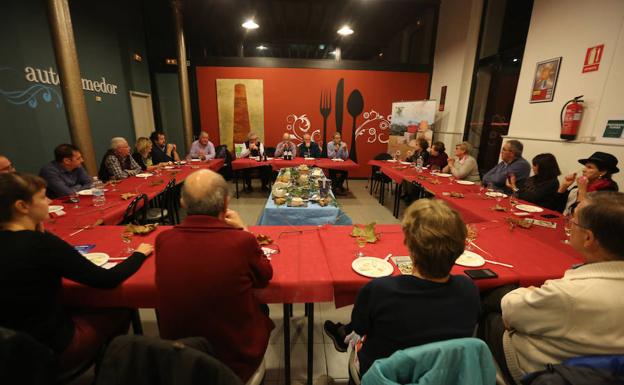 Una cata de la Asociación Pláganu, celebrada el pasado mes de noviembre. /MARIETA