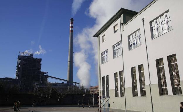 Central térmica de Lada./Juan Carlos Román