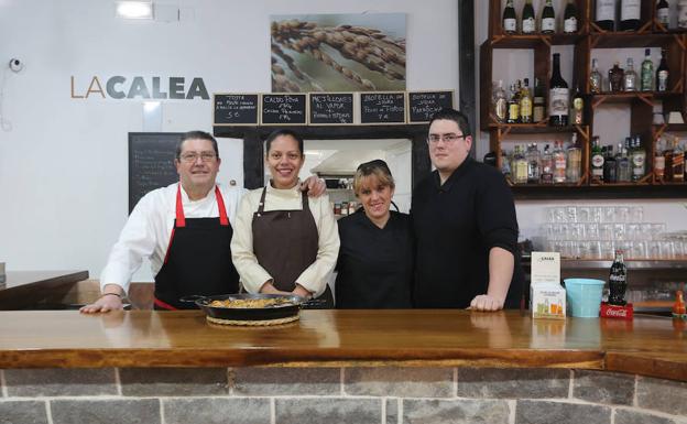 Roberto, Marcia Luzía, Teresa y David, en La Calea. /MARIETA