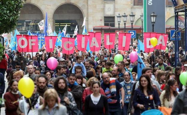 Convocan una manifestación por la oficialidad del asturiano para el 21 de abril en Oviedo Convocan una manifestación por la oficialidad del asturiano para el 21 de abril en Oviedo
