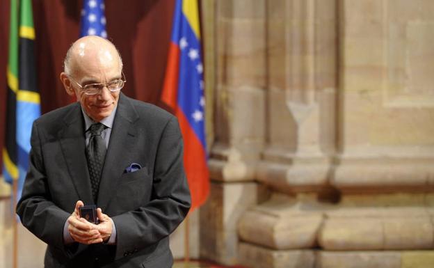 José Antonio Abreu, al recibir el Premio Príncipe de Asturias de las Artes. José Antonio Abreu, al recibir el Premio Príncipe de Asturias de las Artes.