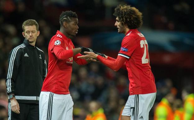 Pogba sustituye a Fellaini en el partido de vuelta de octavos de la Champions que midió al Manchester United con el Sevilla. /Peter Powell (Efe)