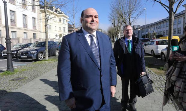 Agustín Iglesias Caunedo, exalcalde de Oviedo, acude a los juzgados de Lugo a declarar ante la jueza Pilar de Lara en el marco de las investigaciones del 'caso Pokemon' en 2016/Citoula