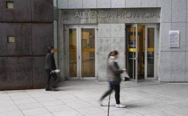 Condenada a un año de cárcel por entrar a una casa por una ventana y robar 25 euros