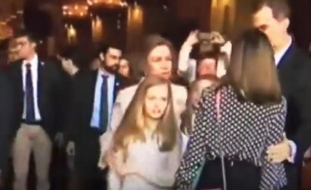 El vídeo de doña Letizia y doña Sofía en Palma que se ha hecho viral