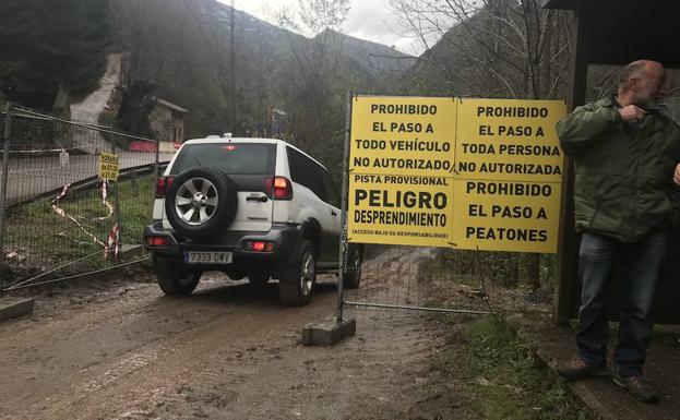 Acceso al paso alternativo.
