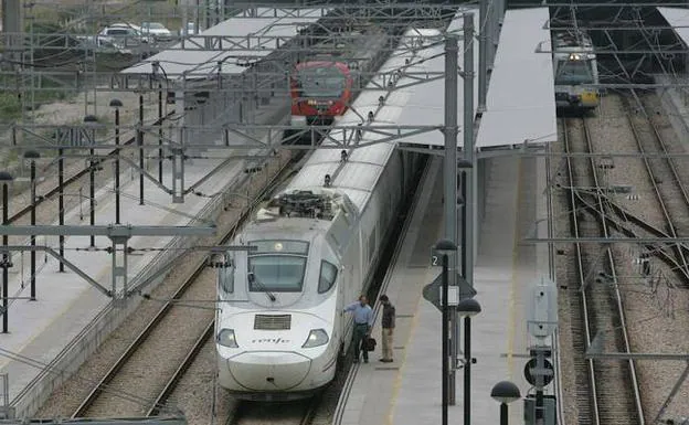 Fomento anuncia 90 millones más para que el tren llegue antes a Madrid