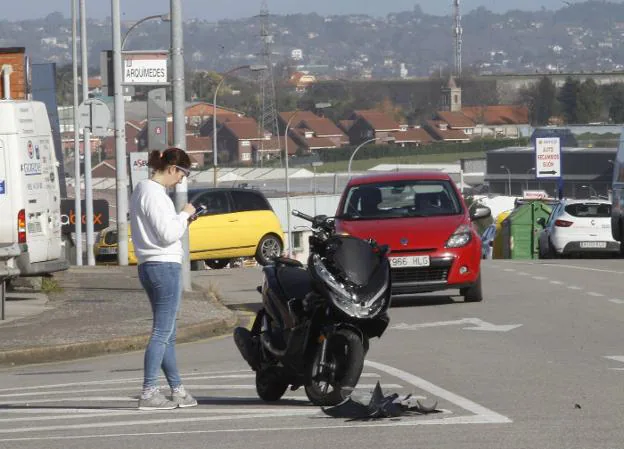 Herido Un Motorista Al Chocar Con Un Turismo El Comercio