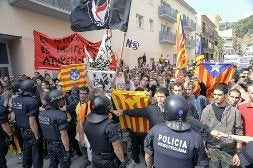 Grupos de independentistas llenaron las calles de la localidad catalana. / EFE/