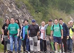 Los profesores marchan a pie en defensa de la escuela pública