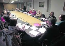 La reunión del Consejo Escolar celebrada ayer. :: MARIO ROJAS/