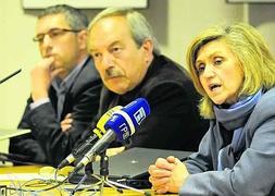 Hugo Morán, Wensceslao López y María Luisa Carcedo, ayer. :: J. DÍAZ/