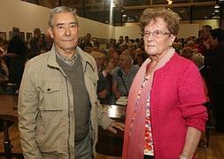 Fransciso y Esperanza Martínez, 'Quico' y 'Sole', ayer en la exposición 'Guerrilleros antifranquistas'. :: S. S. M./