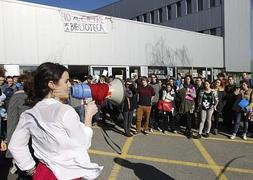PSOE, PP e IU irrumpen en el conflicto del campus con su apoyo a los alumnos