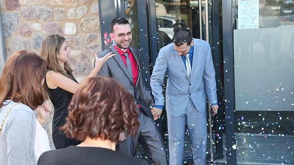 Cabrales Celebra Su Primera Boda Gay El Comercio