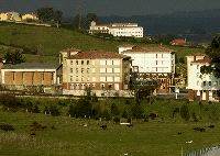 ESPERA. Los edificios del recinto del Fundoma aguardan el inicio de las obras que les darán un nuevo uso. / JESÚS DÍAZ/