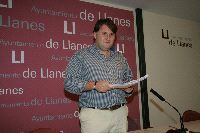 CON DATOS. José Balmori durante la rueda de prensa. / N. A./