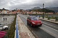 PETICIÓN. El nuevo puente podría incluir un paso peatonal subterráneo. / DAVID ESPINOSA/