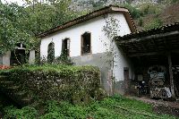 CON HISTORIA. El molino de Precendi fue el último en dejar de funcionar, allá en el año 1996. / NEL ACEBAL/