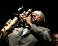 MÚSICA. Kenny Garret deleitó ayer al público del Jovellanos en otra velada rendida al jazz. / LUIS SEVILLA/