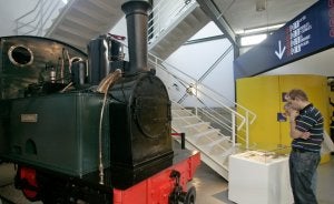 'Eleonor' ha realizado una parada en Gijón durante su viaje de vuelta Arnao. Permanecerá un año en el Museo del Ferrocarril. ::
PALOMA UCHA/