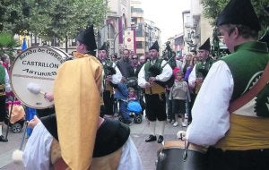 La Banda de Gaitas, durante una actuación en Logroño. :: LVA/