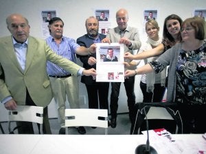 Francisco Menéndez, Álvaro Pérez, Pedro García, Klaus Ludviczak, Katja Moll, Cristina Fernández y Estefanía Santos, durante la presentación de la campaña. :: ANDRÉS CASTILLO/