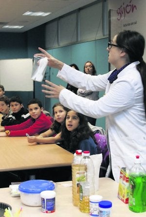 Talleres infantiles en el Parque Científico. ::
P. UCHA/