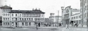 Fotografía tomada en 1945, en la que se ve la Gota de Leche, la Casa Rosada y la estación de ALSA, que cumple ahora 70 años. :: E. C./