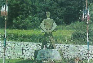 Monumento a la gloria de los guerrilleros españoles muertos por Francia y por la libertad en Prayols (Ariége)./