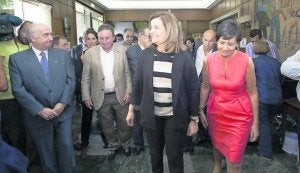 Vicente Gotor, Ramón Artime, Fátima Báñez y Carmen Moriyón, ayer, en La Granda. :: MARIETA/