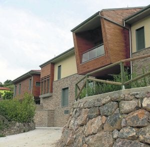 El Centro Polivalente de Atención a Personas Dependientes de Sames, en Amieva, podría abrir sus puertas a comienzos del próximo año después de dos años de espera. :: N. A./