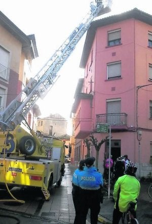 Bomberos, en Arriondas. ::
N. A./