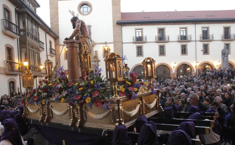 Semana Santa de Oviedo | Un silencio «emocionante» | El Comercio