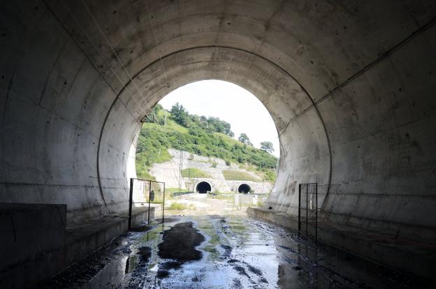 Fomento necesita al menos 500 millones este año para cumplir sus promesas en el Principado