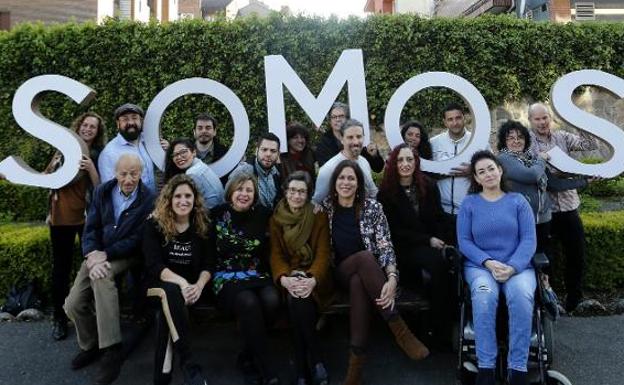 Foto de familia de la candidatura tras la asamblea. / LORENZANA