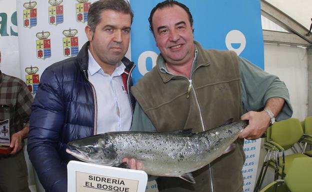 El campanu de Asturias, subastado por 10.000 euros en Cornellana